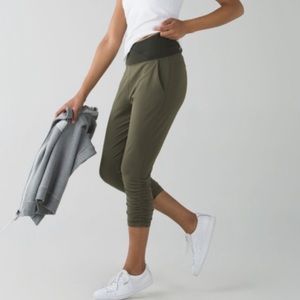 Lululemon Sunset Salutation Crop - Never been worn